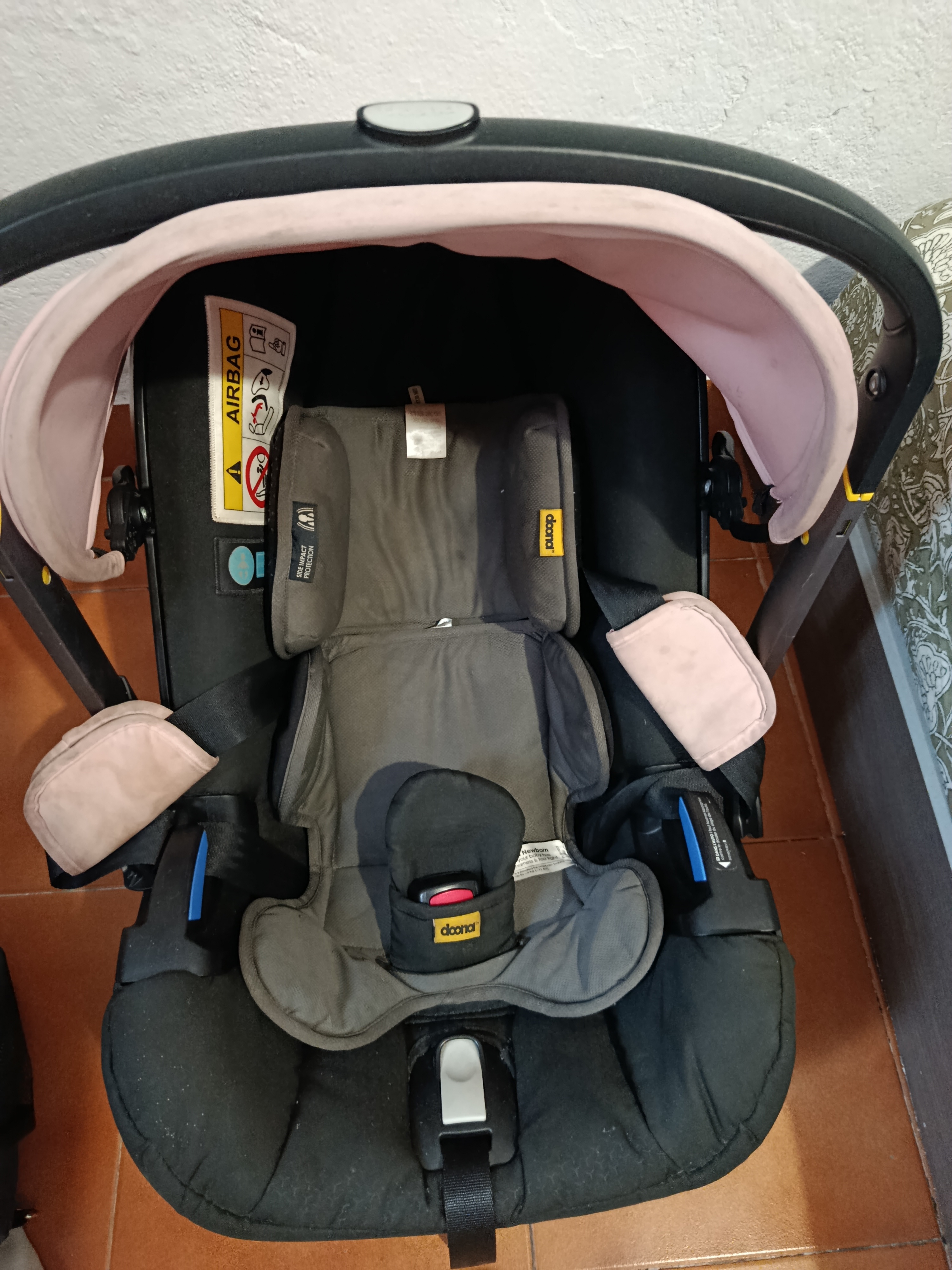 Poussette qui se transforme siège auto doona