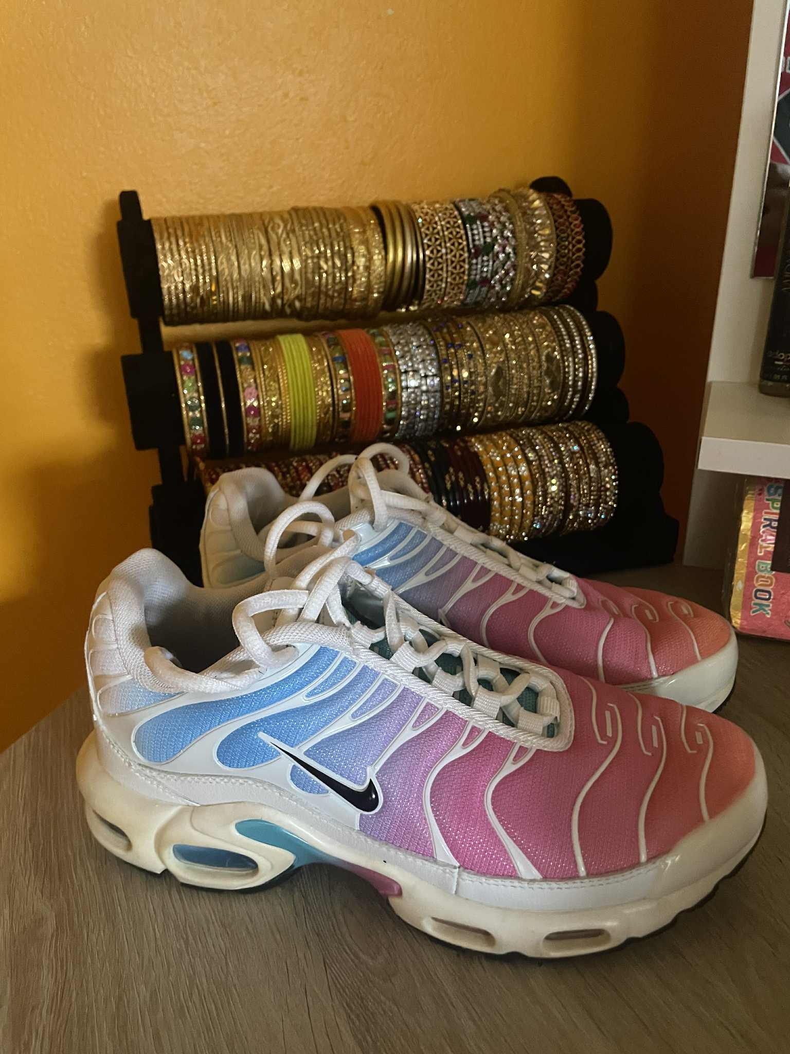 Tn